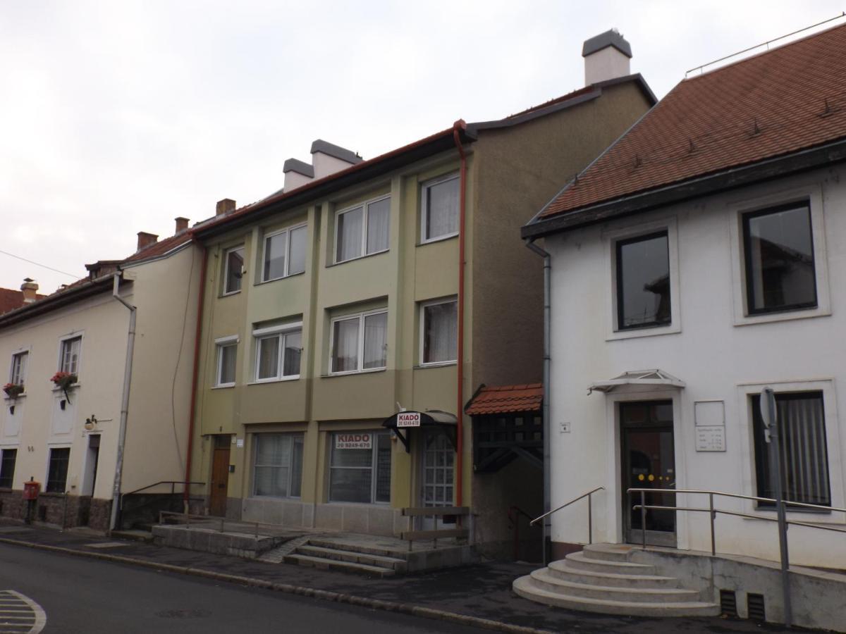 Vitalis Apartman Eger Exteriér fotografie
